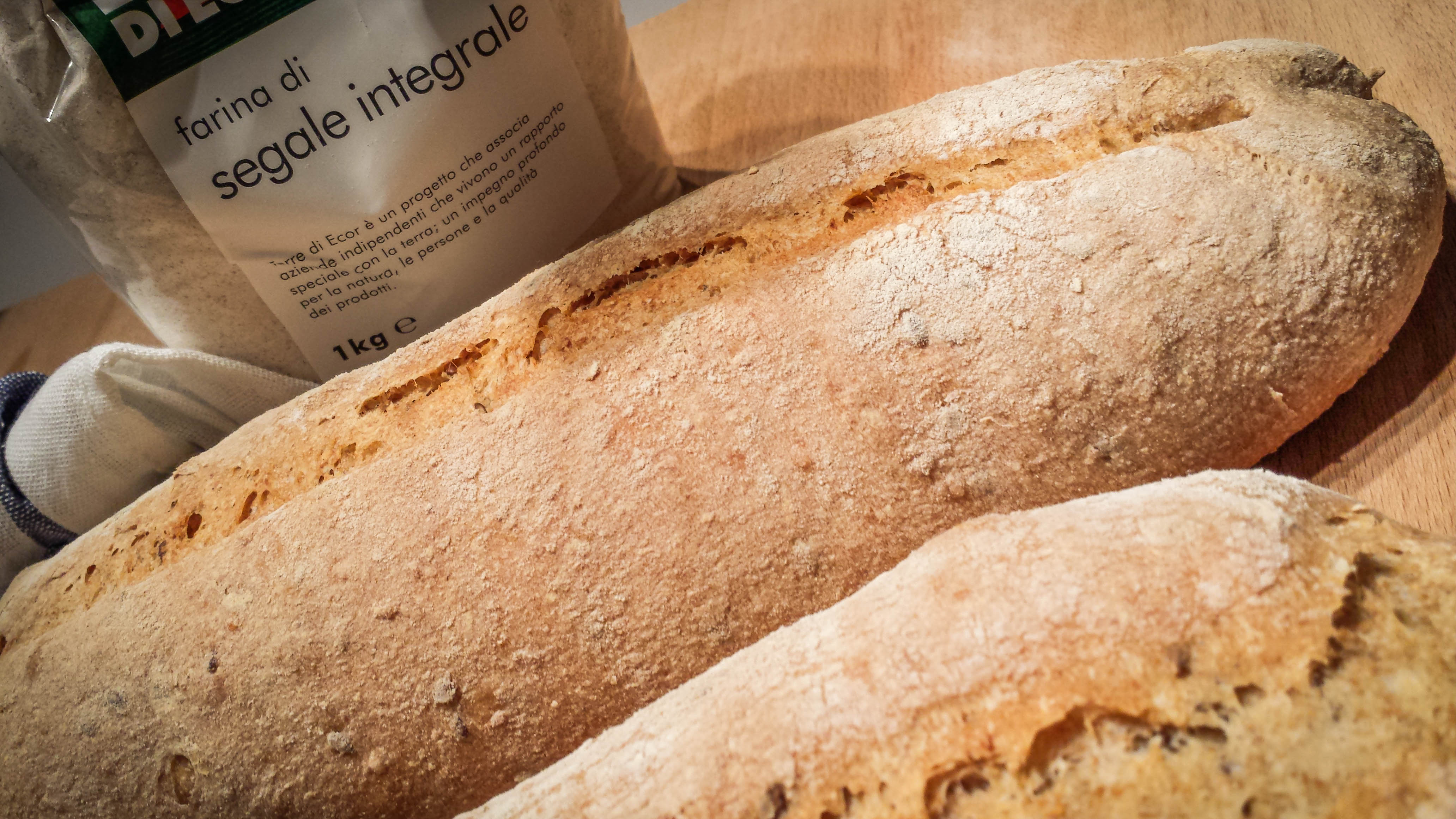pane con lievito madre e farina di segale integrale Ecor